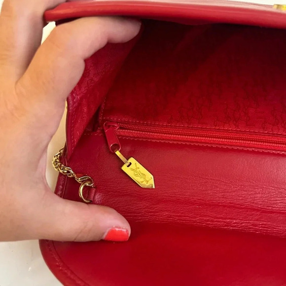 ! Rare Vintage, 1980's Yves Saint Laurent red bag with gold chain - Picture 8 of 14